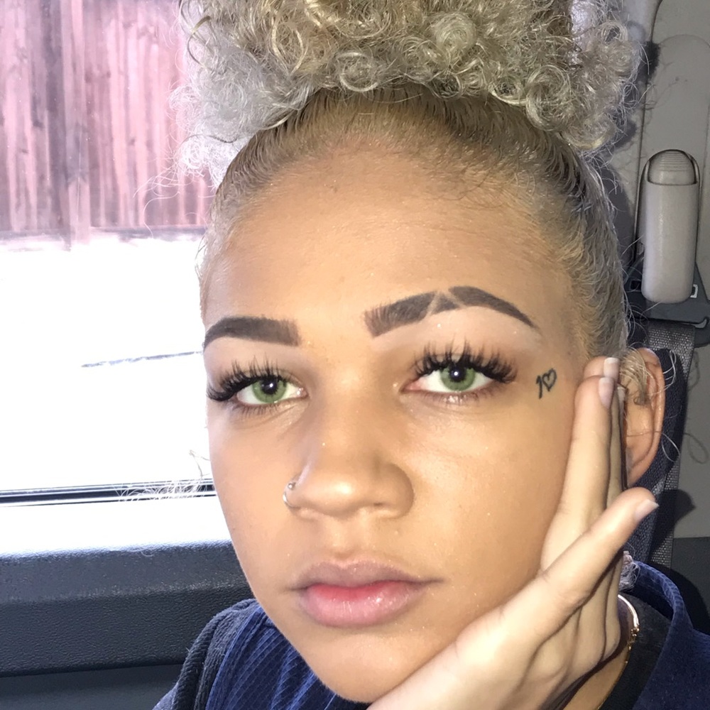 Meet your Posher, Tonya